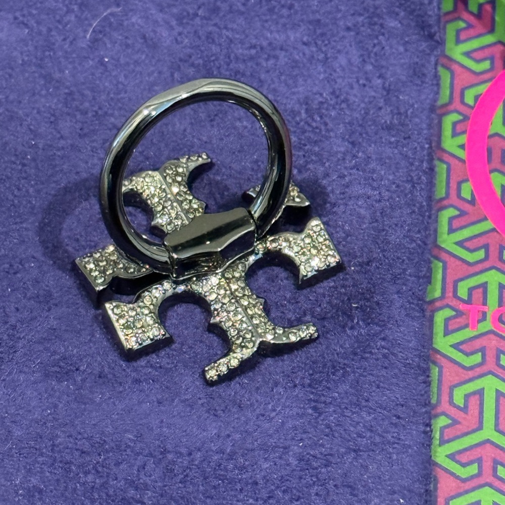 Tory Burch phone ring